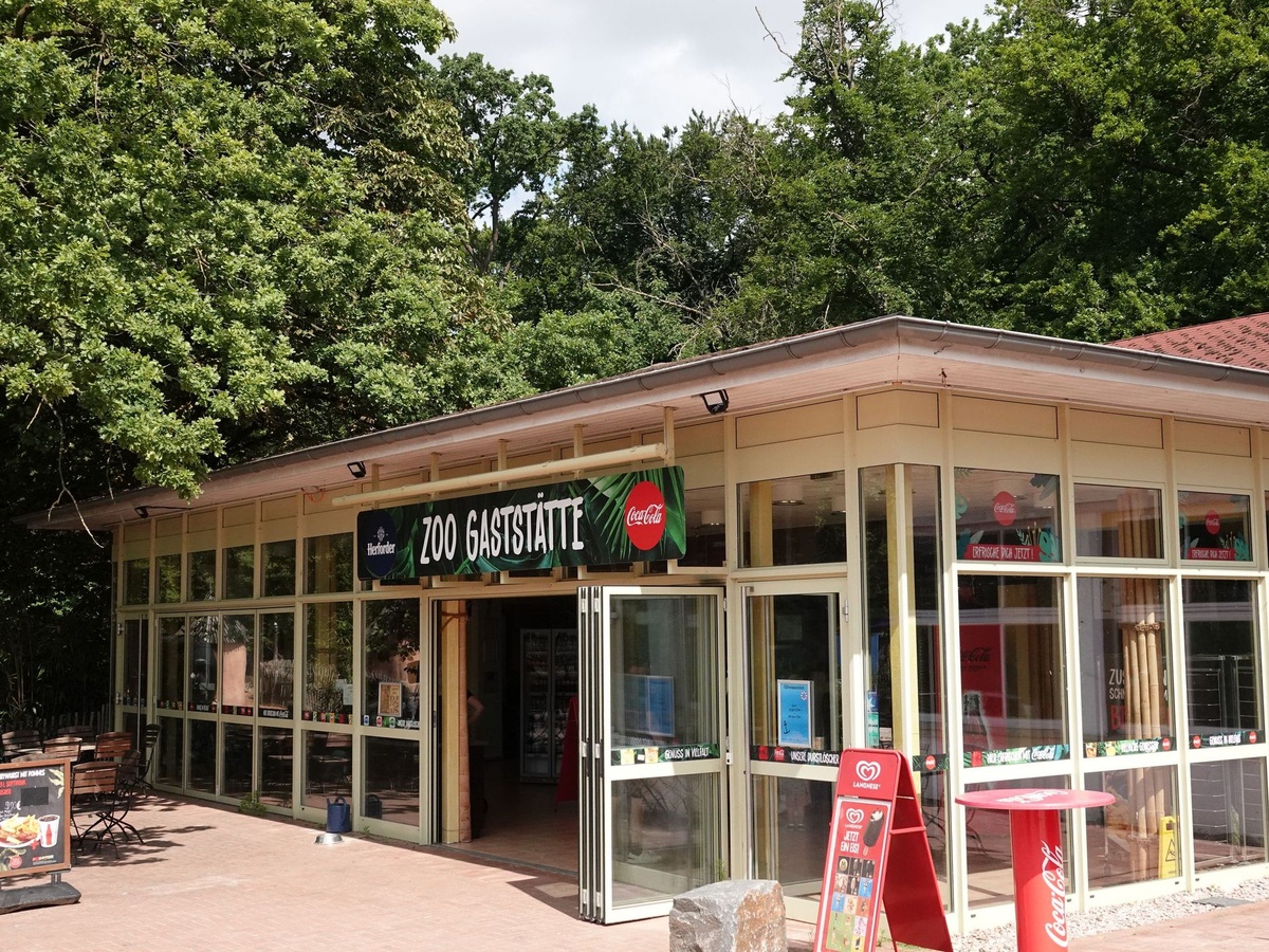 Gaststätte im Zoo Osnabrück von außen.